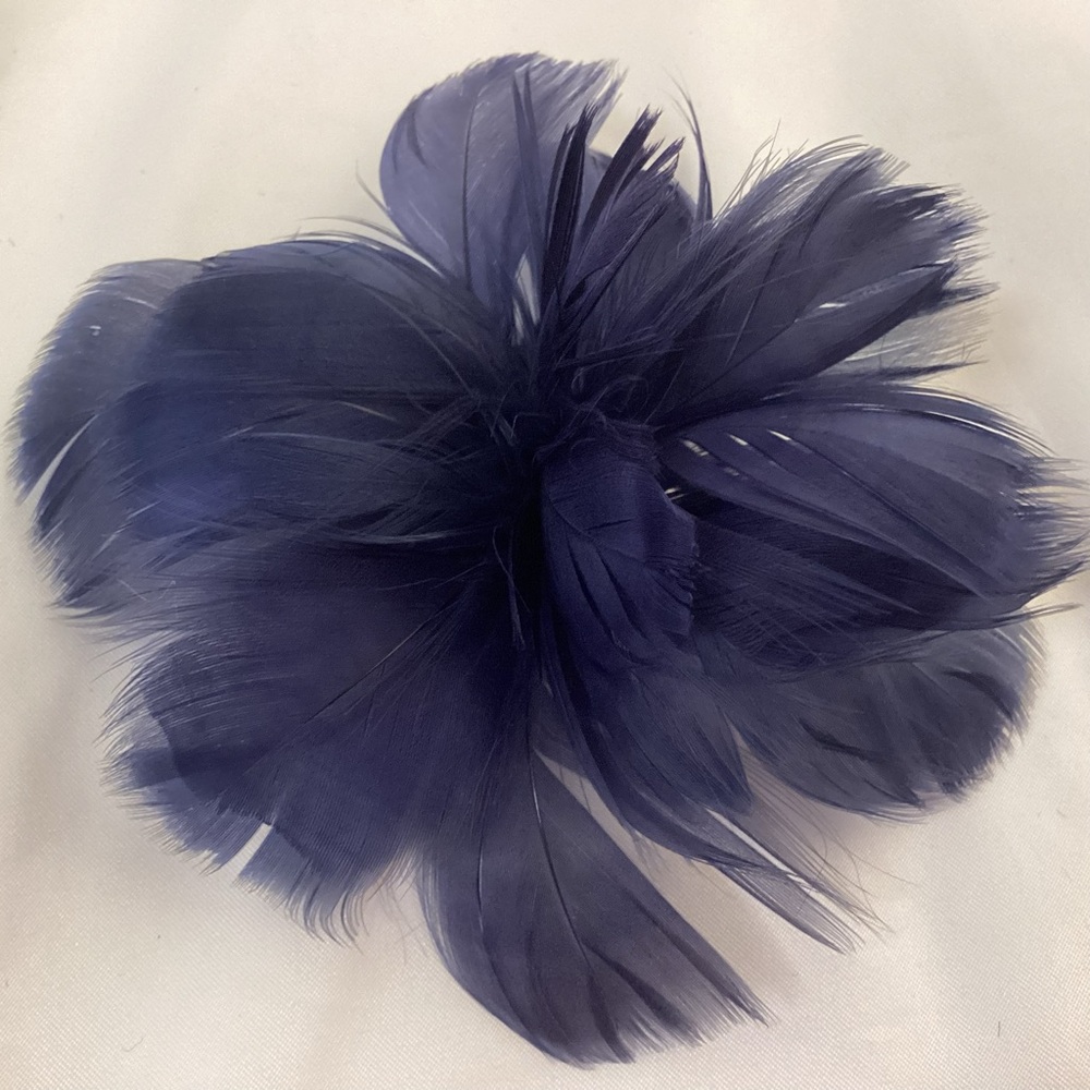 Petite Dark blue Feather Fascinator Hair Clip, brooch pin. Hat clip